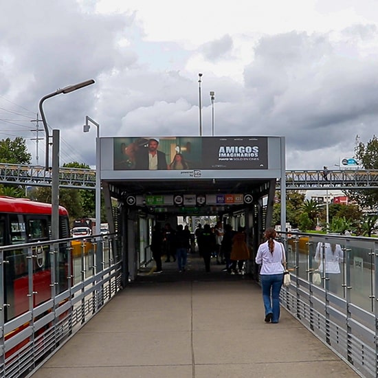 Pantalla-Prado-Transmilenio-min