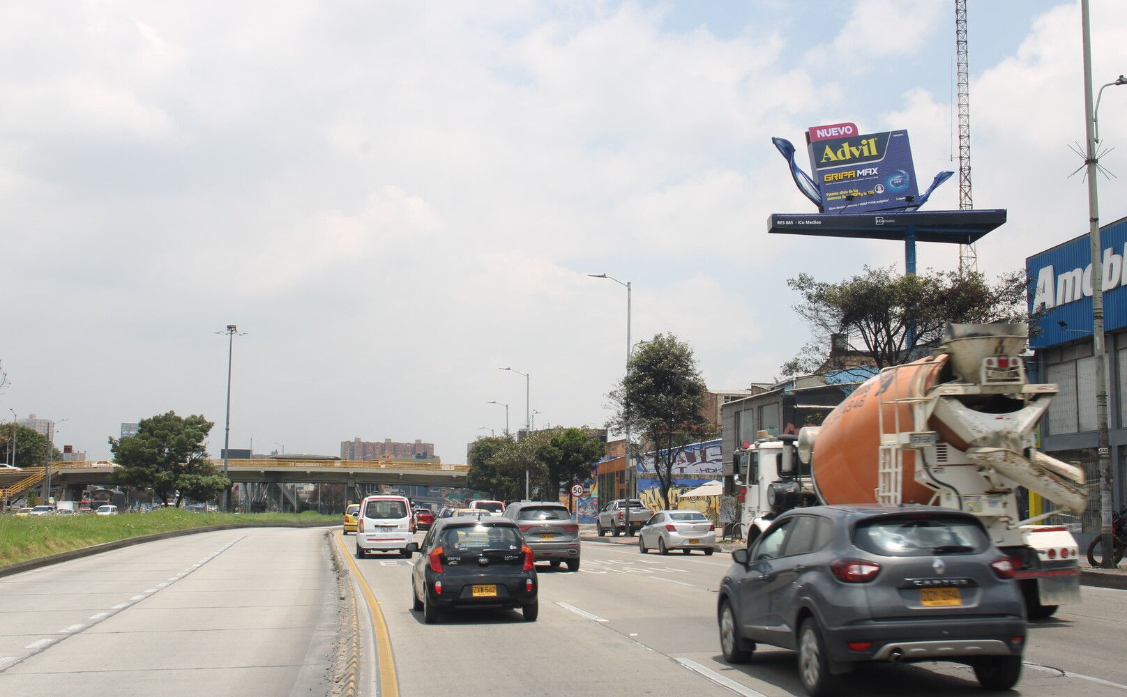 Valla publicitaria volumétrica en la 30