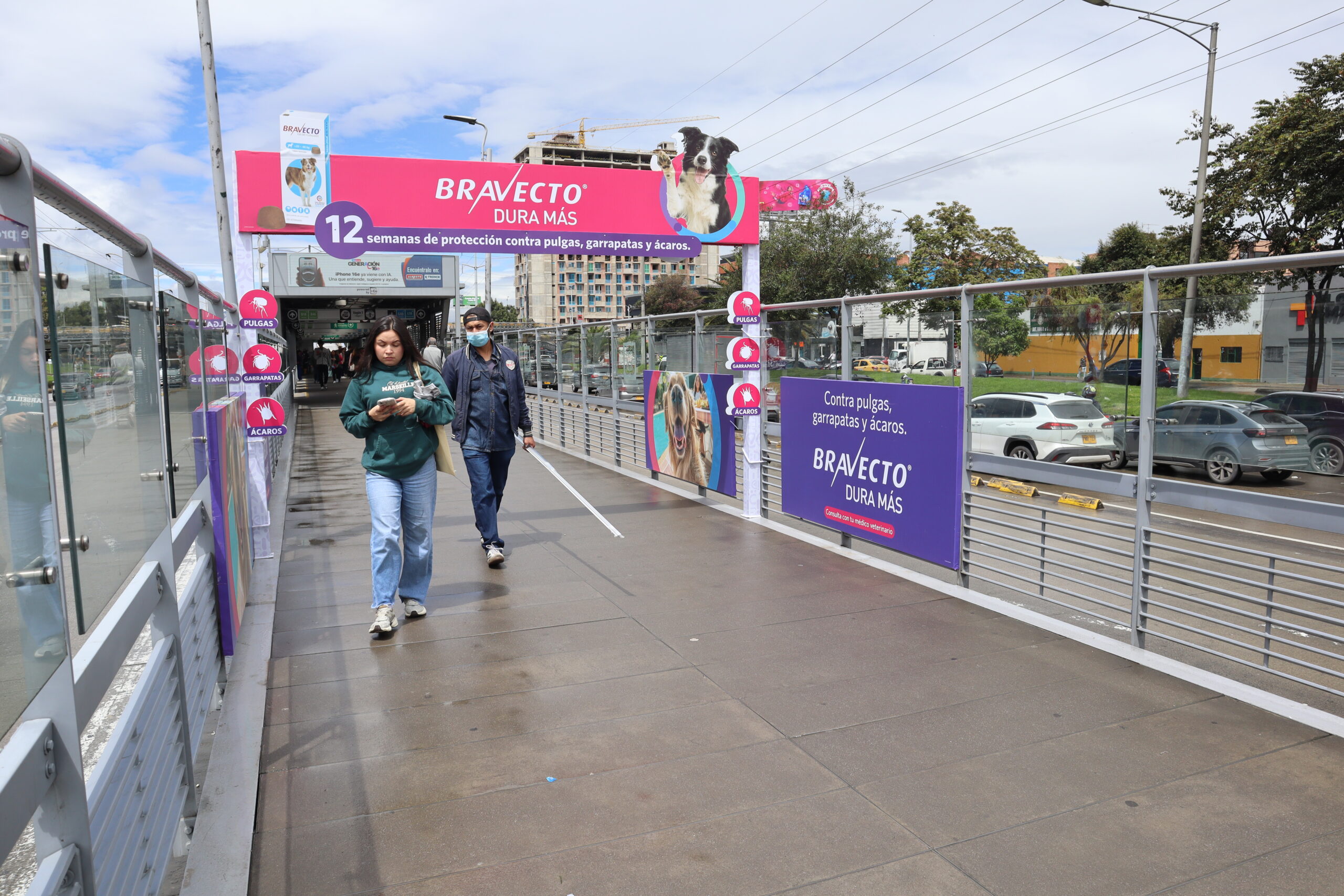 Publicidad OOH - Campaña de publicidad en Transmilenio