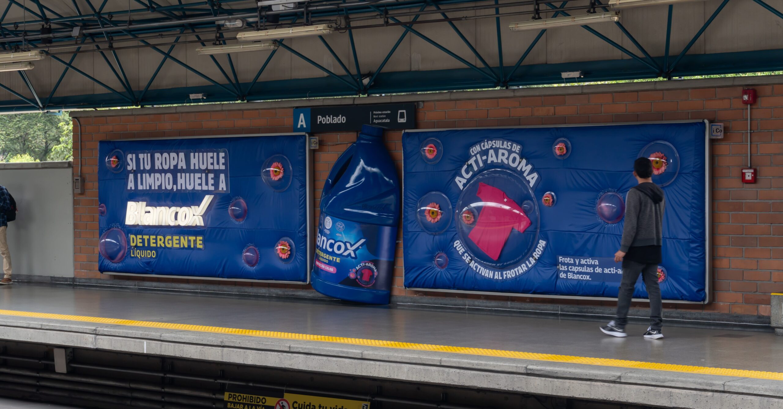 Panel-Blancox-Publicidad-exterior-Metro-Medellin