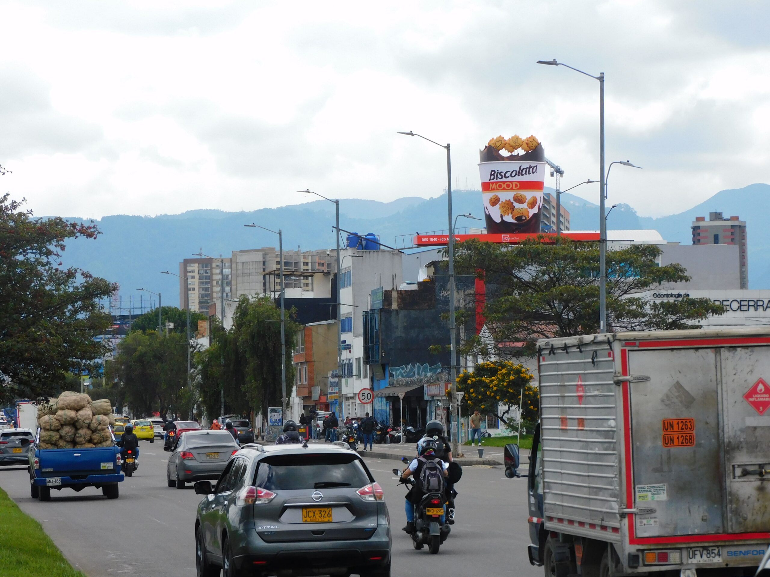publicidad-exterior-creativa-campana-biscolata