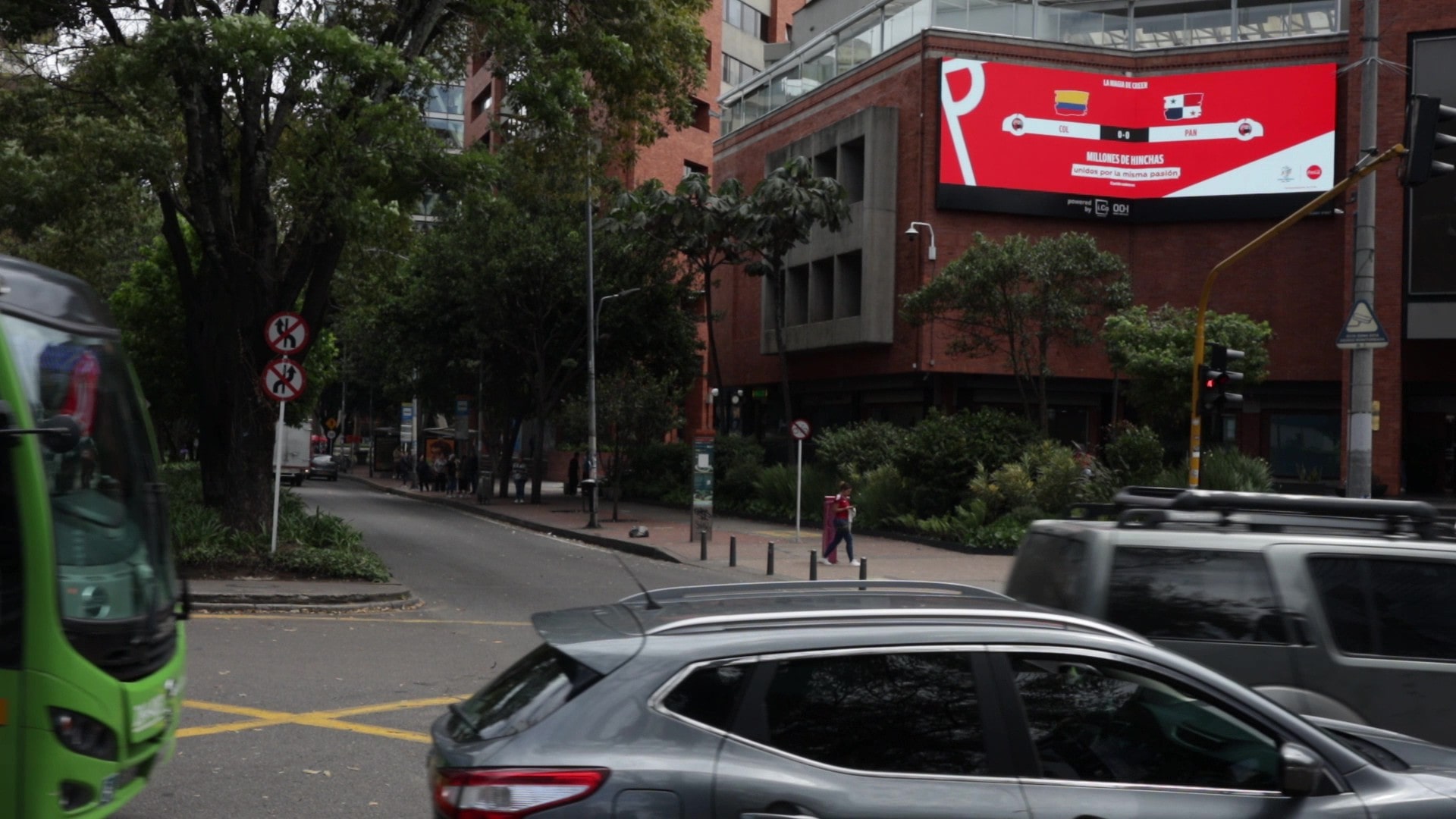 Contenido dinámico DOOH marcadores de futbol